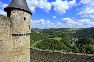 Schloss Bourscheid im Tal des Saarbachs, Kanton Diekirch, Großherzogtum Luxemburg