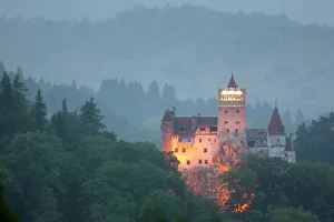Drucke von Das Drakulaschloss (Burgruß von Brauna), Brauna, Transsylvanien, Rumänien Rumänien Drucke: Das Drakulacastell (Braunkasteel), Braunstein, Rumänien, Europa