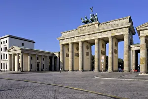 European Tourist Destinations Drucke: Brandenburg Gate, Pariser Square, Unter den Linden, Berlin, Germany, Europe