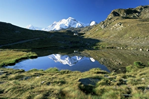Zermatt Travel Destination Drucke: The Breithorn reflected in lake