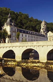 Blue Sky Medieval Architecture Drucke: Bridge and Medieval Monastery, Brantome, Dordogne, France