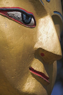 Monkey Temple Kathmandu Drucke: Detail of Buddha image at base of stupa