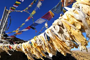 Buddhist Prayer Flags Nepal Drucke: Buddhist prayer flags, Mustang, Nepal, Himalayas, Asia