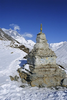 Buddhist Monuments In Asia Drucke: Buddhist stupa above Dingboche