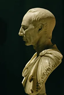 Drucke von Römische Statue von Gaius Iulius Caesar im Vatikanischen Museums in Rom (Lazien), Italien (Europa) Bildhauerei Drucke: Skulptur von Gaius Iulius Cäsar