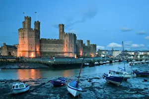 Verwandte Bilder Drucke: Caernarfoner Schloss in Caernarfon ein Weltkulturerbe der UNESCO im Landwirtswalisisch Cae'r Castell yn Caergyddyn yng