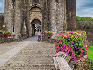 European Tourist Destinations Drucke: Caerphilly Castle, Caerphilly, Gwent, Wales, United Kingdom, Europe
