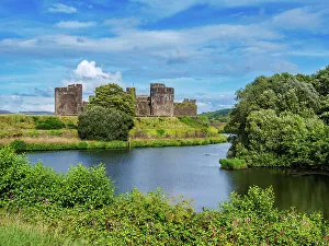 UK Historic Sites Drucke: Caerphilly Castle, Caerphilly, Gwent, Wales, United Kingdom, Europe