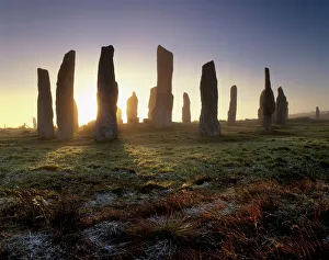 Drucke von Die Callanish-Stehlenstandorte wurden von den neolithischen Menschen zwischen 3000 und 1500 v. Chr. errichtet; Insel der Schottland (Lewis), Äußere Hebriden-Schottland Vereinigtes Königreich Europa Verwandte Bilder Drucke: Die Callanish-Stehlenstände