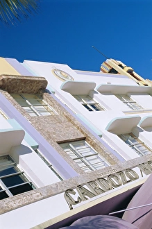 Low Angle Photography Tips Drucke: The Cardozo Hotel