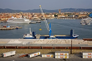 European Ports Drucke: Cargo ship unloading