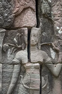 Angkor Wat Temples Drucke: Detail of the carved facade at one of the temples in Angkor Wat complex