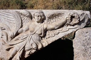 Mediterranean Travel Destination Drucke: Carved stone