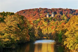 Land Drucke: Schloss Coch (Castell Coch) im Herbst , Tongwynlais, Kardifff, Walisien