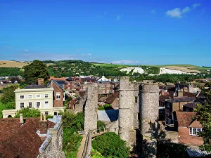 UK Castle Photography Drucke: Castle Gate (Barbican), elevated view, Lewes, East Sussex, England, United Kingdom, Europe
