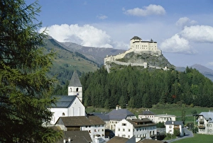 European Towns To Visit Drucke: Castle and town