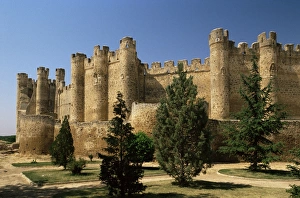 Contemporary Spanish Architecture Drucke: Castle walls