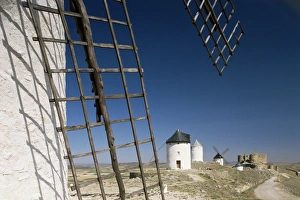 European Windmills Drucke: Castle and windmills