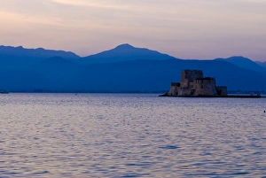 Colourful European Travel Destinations Drucke: One of the castles guarding Nafplio at sunset, Peloponnese, Greece, Europe