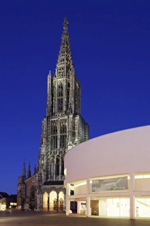 Baden Wurttemberg Travel Destination Drucke: Cathedral and Stadthaus (Assembly Hall), Ulm, Baden Wurttemberg, Germany, Europe