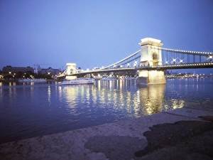 Danube River Bridge Drucke: Chain bridge over the Danube River