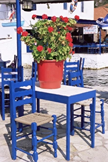 Rural Europe Landscape Photography Drucke: Chairs and table