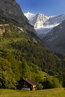 Mountain Village Scene Drucke: Chalets and mountains