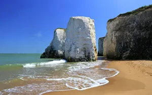 Kent Coastline Attractions Drucke: Chalk stacks and cliffs, Botany Bay, near Margate, Kent, England, United Kingdom, Europe