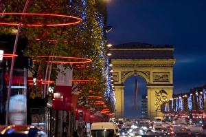 Paris Cityscape At Dusk Drucke: Champs Elysees and Arc de Triomphe at dusk, Paris, France, Europe