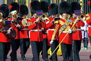 Buckingham Palast Drucke: Änderung der Wache am Buckingham Palace in London im Vereinigten Königreich in Europa