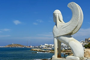 Blue Sky Coastal Scenery Drucke: The Chora (Hora), with the temple of Apollo in the background, Naxos, Cyclades Islands