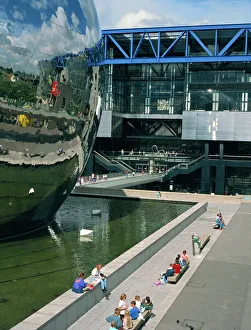 Drucke von Zitieren Sie die Geode von La Villette und das Palais des Sciences in Paris, Frankreich, Europa Verwandte Bilder Drucke: Zitieren Sie die Geodäse von La Villette und das Palais des Sciences in Paris