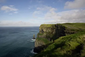 Drucke von Felskante von Moher im Grafschaft Clare in der Provinz Munster in Irland (Republik), Europa Verwandte Bilder Drucke: Felsklippen von Moher im Grafschaft Clare in Munster der Republik Irland Europa