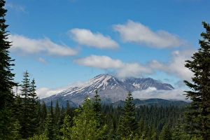 US National Landmarks Drucke: Cloud over Mount St. Helens, part of the Cascade Range, Pacific Northwest region