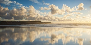 Drucke von Wasserreflexe am Constantine-Bay im Sonnenuntergang in Kornwall, England, Vereinigtes Königreich Europa Bilder Datiert 2012 November: Wasserreflexe am Constantine-Bay im Sonnenuntergang in Cornwall