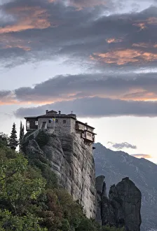 Meteora Landscape Photography Drucke: Clouds at sunset over Roussanou (St. Barbara) Monastery, Meteora