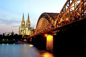 Kathedrale Drucke: Kölner Dom und Hohenzollerner Brücke bei Nacht