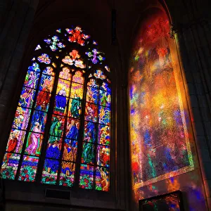 St Vitus Cathedral Prague Drucke: Colorful mosaic window and its reflection inside St