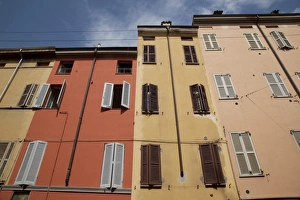 Emilia Romagna Tourist Attraction Drucke: Colourful houses, Parma, Emilia Romagna, Italy, Europe