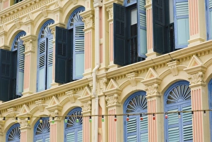 South East Asia Architecture Drucke: Colourful shutters