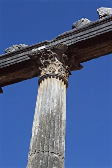 Anatolia Travel Destination Drucke: Detail of column at archaeological site