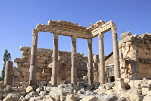 Ancient Middle East Architecture Drucke: Columns, Baalbek Temple complex, UNESCO World Heritage Site, Bekka Valley