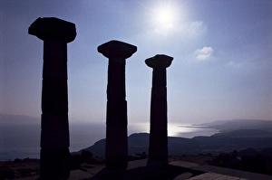 Turkish Archaeological Site Drucke: Columns of the Temple of Athena