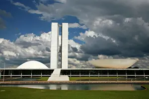 Drucke von Kongresso Nacional (Nationales Kongress), von Oscar Niemeyer entworfen in Brasilien - Weltkulturerbe der UNESCO im brasilianischen Teil Südamerikas Brasilien Drucke: Kongresso-National (Bundesversammlung)