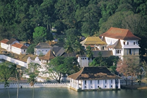 South Asia Travel Destination Drucke: The Dalada Maligawa