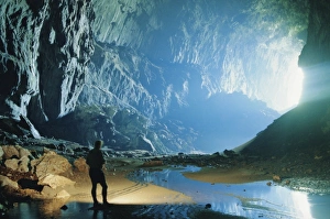 Gunung Mulu National Park Drucke: Deer Cave with show cave path