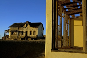 Luderitz Namibia Tourism Drucke: Diamond mining ghost town