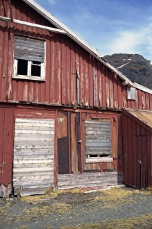 Polar Regions Travel Guide Drucke: Dilapidated