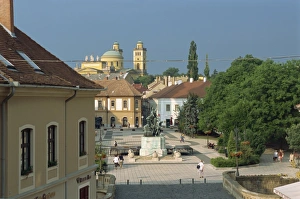 Basilica Architecture Drucke: Distant view of the Bazilika (Cathedral)