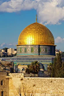 Drucke von Kuppel des Römersturms und der Westwalle, Jerusalem, Israel, Naher Osten Israel Drucke: Der Dome der Felsengrotte und die Westwände Jerusalems in Israel im Nahen Osten